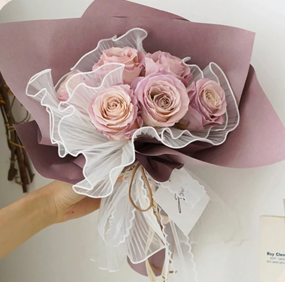 Ruffle Lace Roll