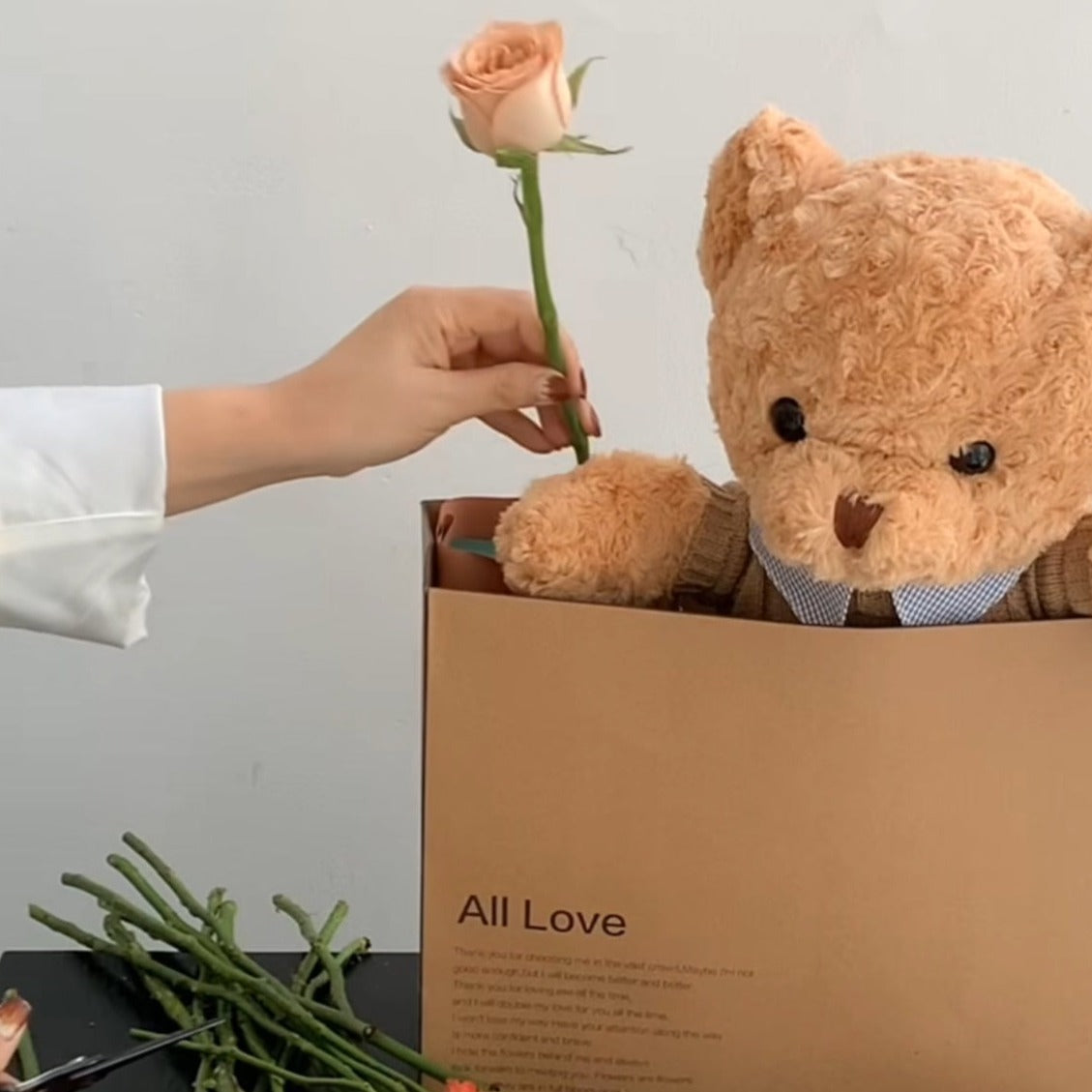 All Love Kraft Flower Carrier