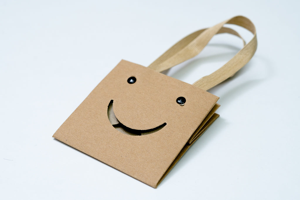 Happy Face Small Kraft Pck 12