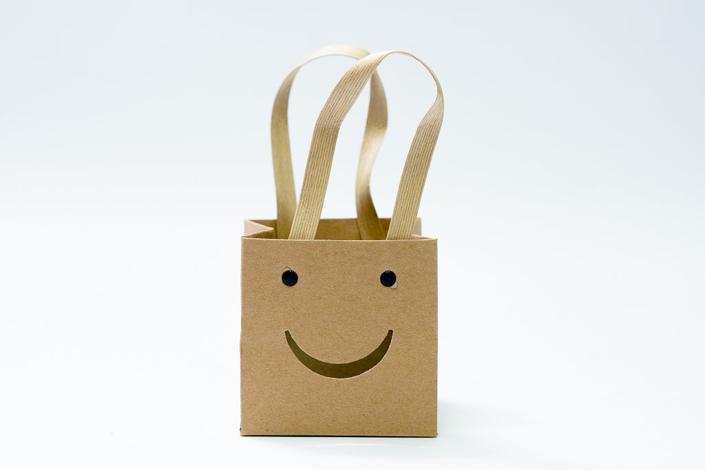 Happy Face Large Kraft Pck 12