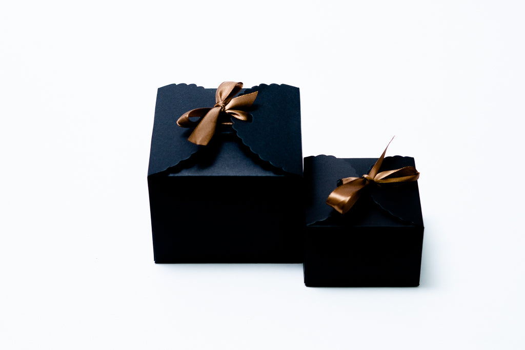 Cube Box W/ Ribbon Black Pack 12